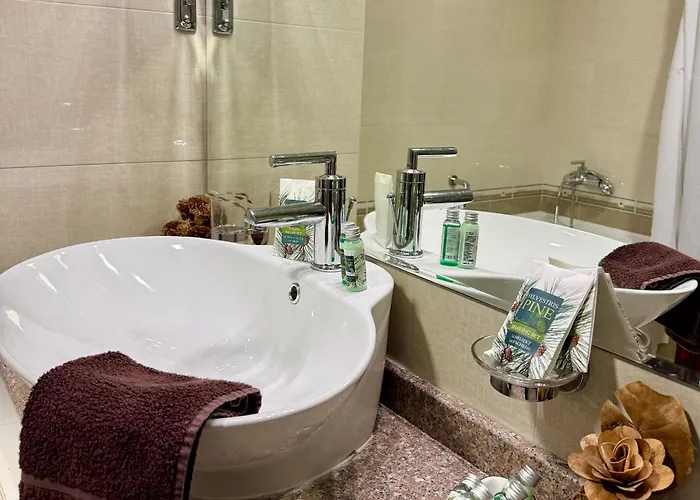 Modern In Near Lift - Parking Apartmán *