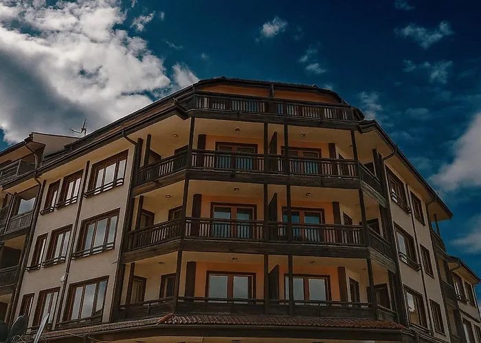 Modern In Near Lift - Parking Apartment