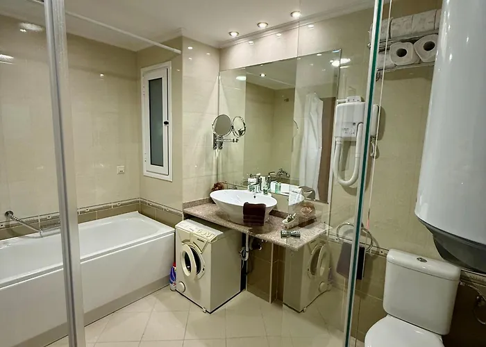 Modern In Near Lift - Parking